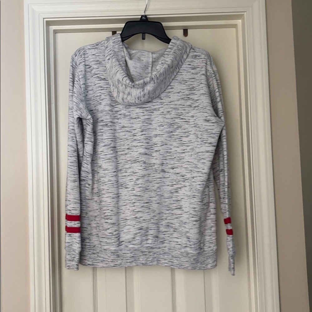 J. America Women’s XL Gray and Red Kansas City Chiefs Sweatshirt - Picture 6 of 6